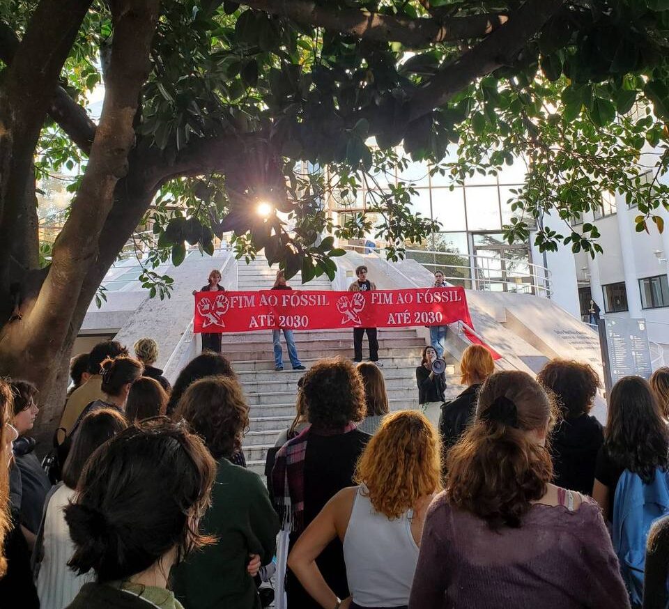 [Lisboa Live]. Manifestação em apoio às detidas da FCSH