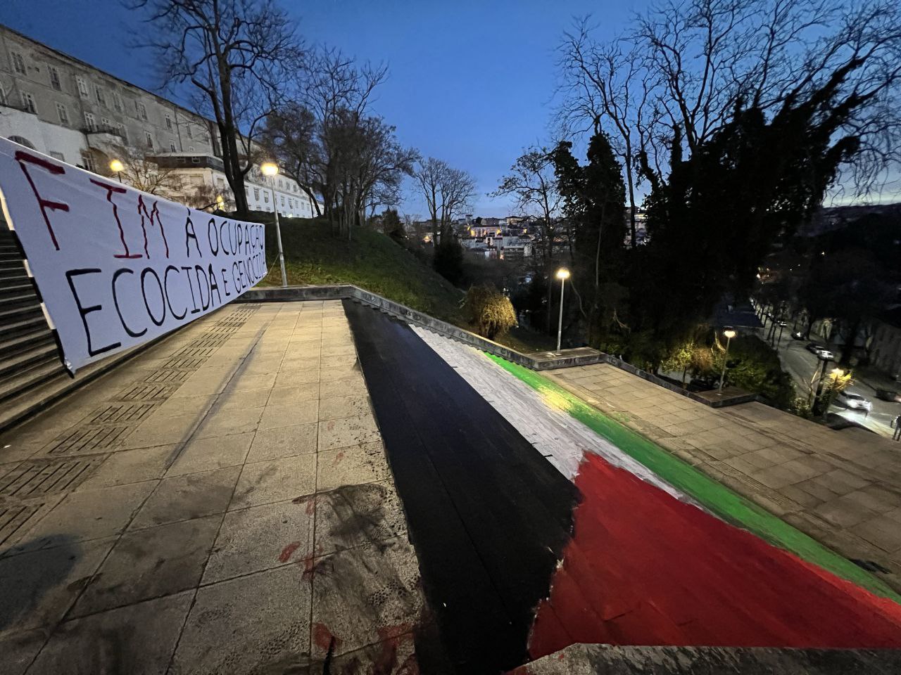 “Fim à ocupação ecocida e genocida”.