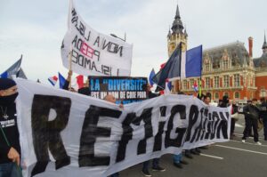 A farsa da remigração: porque o projeto de eleição da extrema-direita é moral e economicamente falido